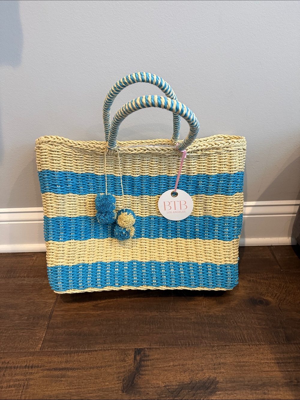 NWT BTB LOS ANGELES RAFFIA TOTE